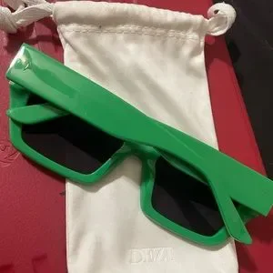 Dezi Switch Sunglasses in Green and Dark Smoke Dezi switch sunglasses - Gem main image 2